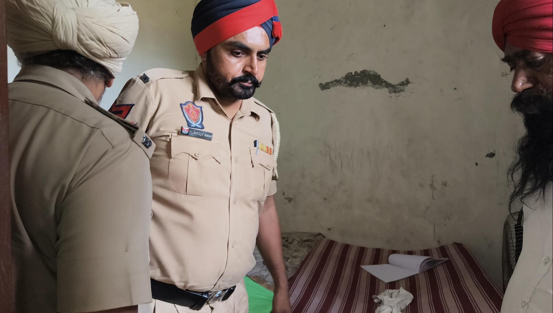 परिवार गया था रिश्तेदारी में चोरों ने घर पर किया हाथ साफ 