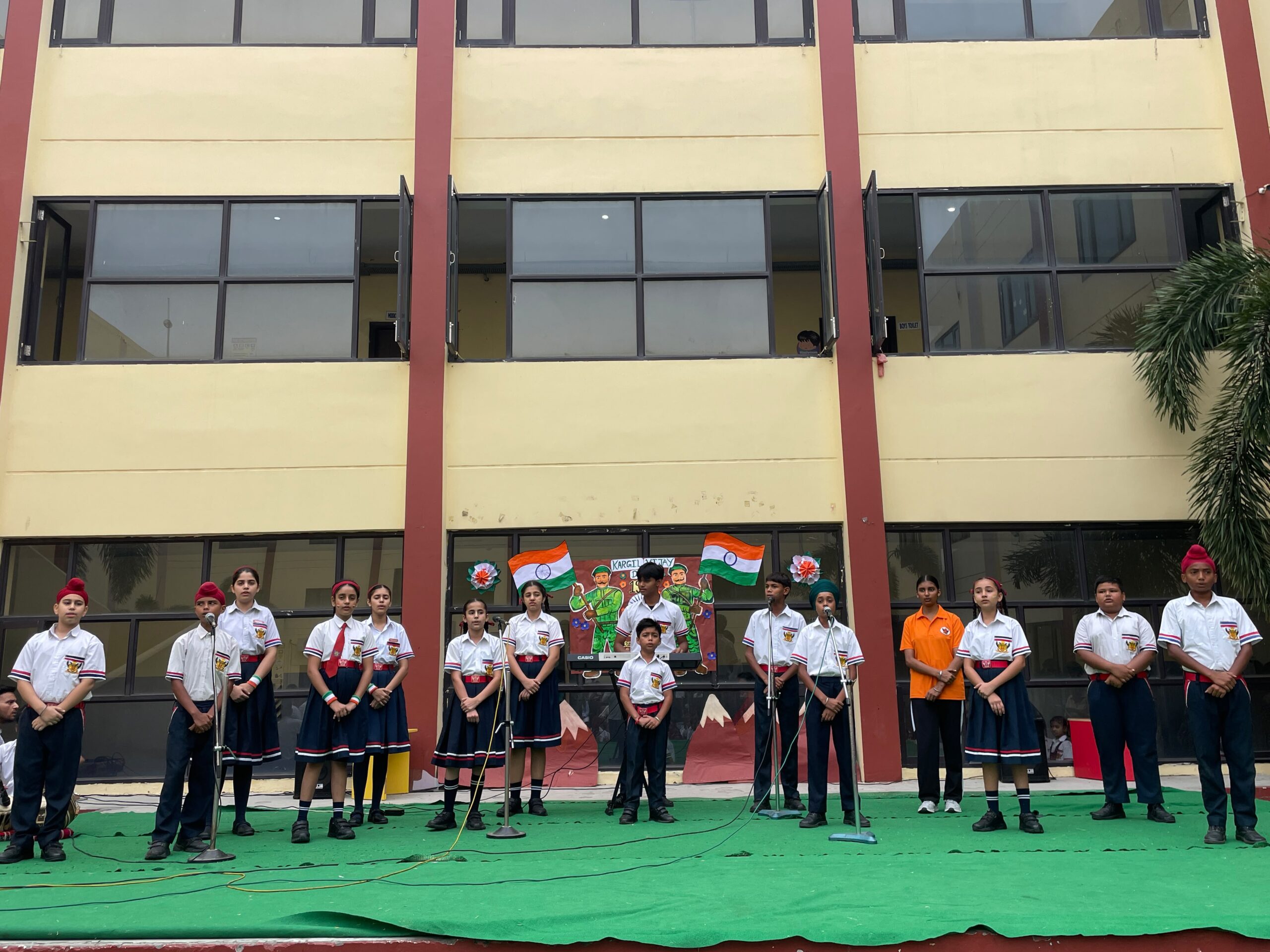 कारगिल विजय दिवस पर ऑक्सफ़ोर्ड सीनियर स्कूल पायल में विशेष प्रार्थना सभा रखी गई   दोराहा लुधियाना 26 जुलाई