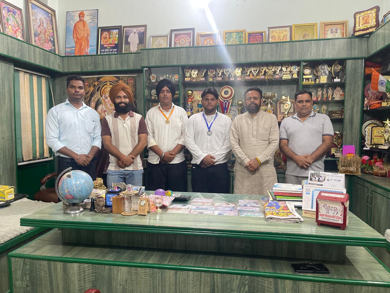 शक्ति पब्लिक स्कूल दोराहा के विद्यार्थियों ने जिला स्तरीय वेट लिफ्टिंग मुकाबले में शानदार प्रदर्शन किया