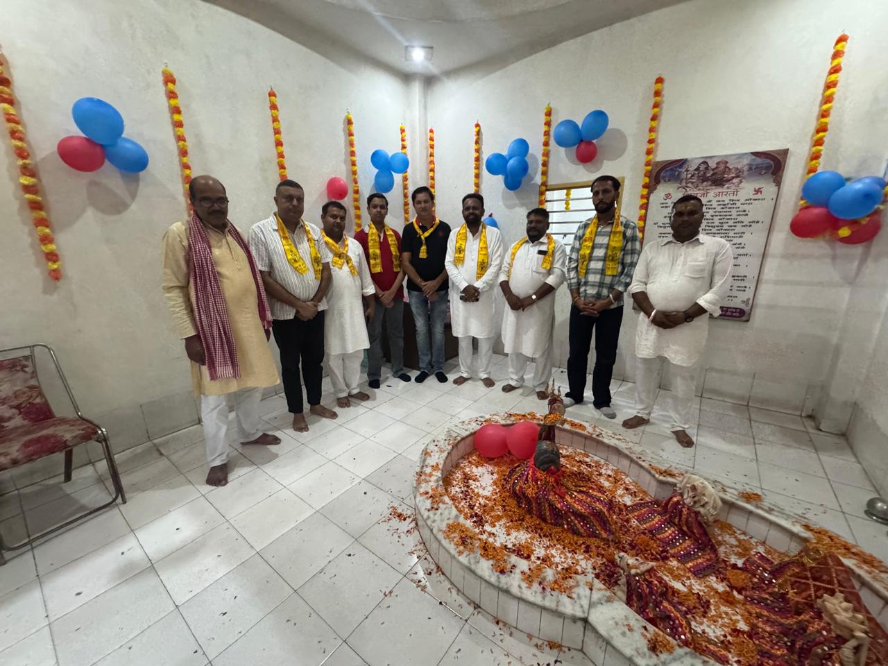 दोराहा में श्री कृष्ण जन्माष्टमी के मौके पर BJP नेताओं ने अलग-अलग मंदिरों में जाकर दर्शन किए।